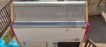 Zamrzivači: Profesionalna vitrina za sladoled ISA – Carte d’Or brendiranje.Ima — 8