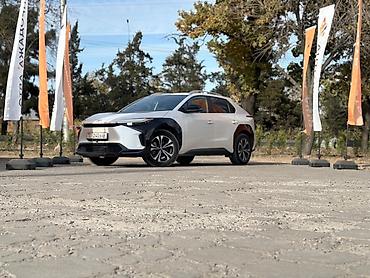 гидро ручник: Toyota bZ4X: 2023 г., Электромобиль, Кроссовер — 1