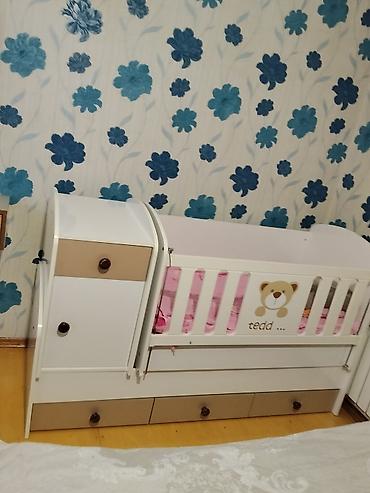 Beşiklər: Kim isdese ödenişsiz verilir unvandan göturmeq şerti ile — 1