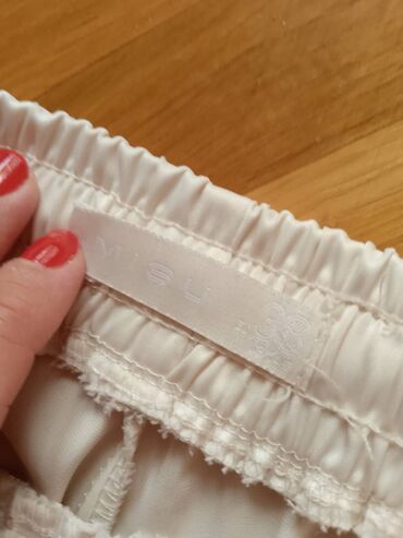 Kompleti: Set odeće – 3 komada 1) Bele sportske pantalone (Misu) - Materijal sa — 3