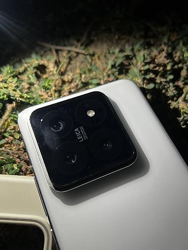 mini iphone: Xiaomi, 14 Pro, Б/у, 256 ГБ, цвет - Белый, 2 SIM — 1