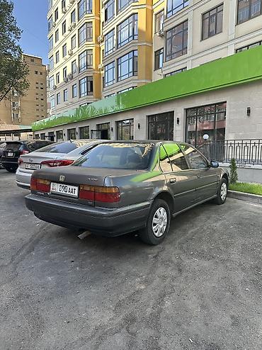 колотки: Honda Accord: 1990 г., 2 л, Механика, Бензин, Седан — 8