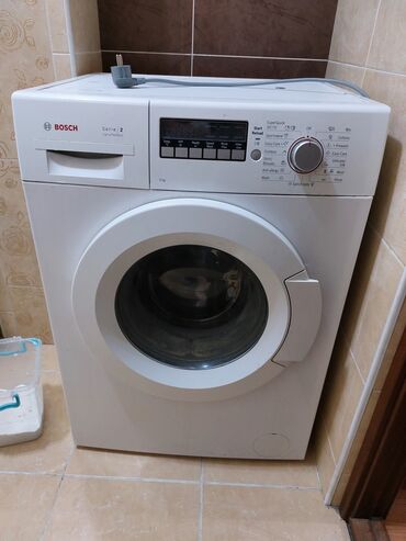 продать бу стиральную машину: Стиральная машина Bosch, Б/у, Автомат, До 6 кг, Компактная