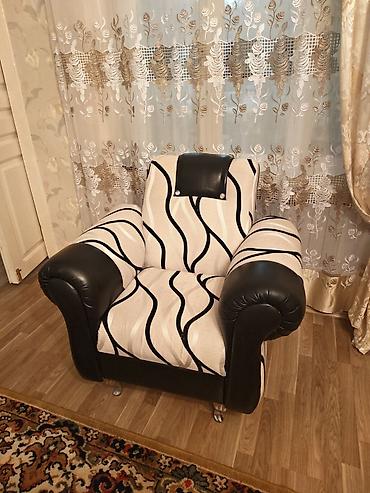 Комплекты диванов и кресел: Divan-kreslo dəsti - Tərkibi: 1 ədəd geniş divan + 2 ədəd iri kreslo — 2