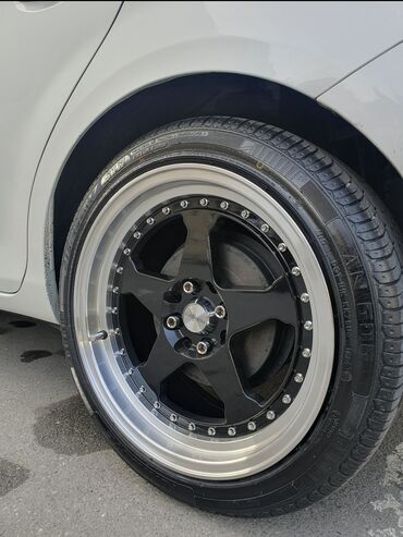 kredit təkərlər: İşlənmiş Disk təkər Toyota 215 / 45 / R 17, 4 Boltlu