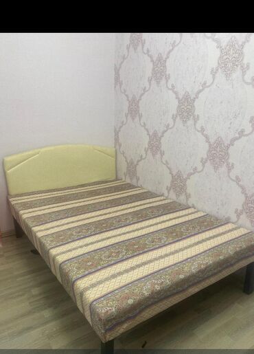 Кровати: Б/у, Двуспальная кровать