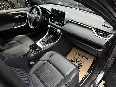 130: Toyota RAV4: 2021 г., 2.5 л, Автомат, Гибрид, Кроссовер — 3