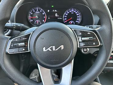 jac s7: Kia K3: 2022 г., 1.6 л, Автомат, Бензин, Седан — 7