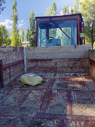 крн 4 2: Трактор с кабиной и прицепом-самосвалом - Колесный трактор — 5