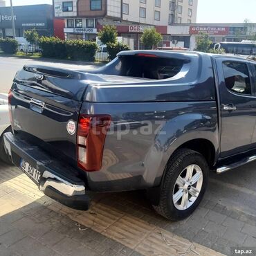 mitsubishi l200 aksesuarları: Mitsubishi L 200 üçün baqajlar satılır . Baqajların hər biri yenidir