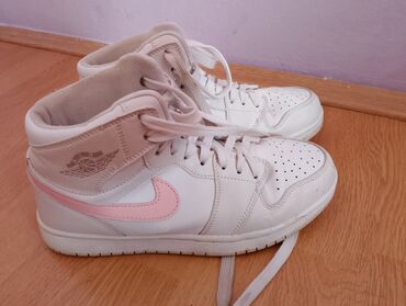 nike air force vietnam: Nike, 38, bоја - Bela