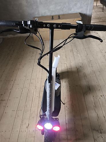 redline s50: Elektrik skuter – qara/qırmızı dizayn, güclü şəhər və off-road yürüşü — 3