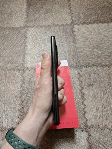 OnePlus: OnePlus 12, Б/у, 256 ГБ, цвет - Черный, 2 SIM — 5