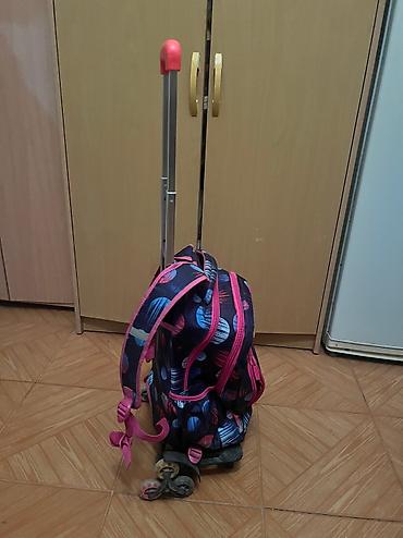 məktəbli çantalar: Портфель для школы с колёсами 40, без колёс- 25azn Использовался пол — 5