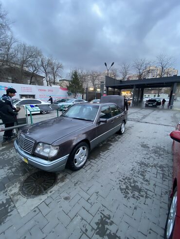 салон на мерседес 124 в бишкеке: Mercedes-Benz E 220: 1994 г., 2.2 л, Автомат, Бензин, Седан