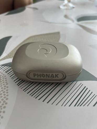 Слуховой аппарат Phonak с футляром - Тип: заушный слуховой аппарат с at lalafo.kg Слуховой аппарат Phonak с футляром - Тип: заушный слуховой аппарат с