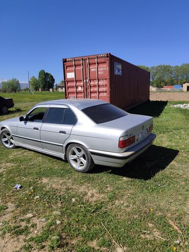 вмв е 30: BMW 525: 1992 г., 2.5 л, Механика, Бензин, Седан