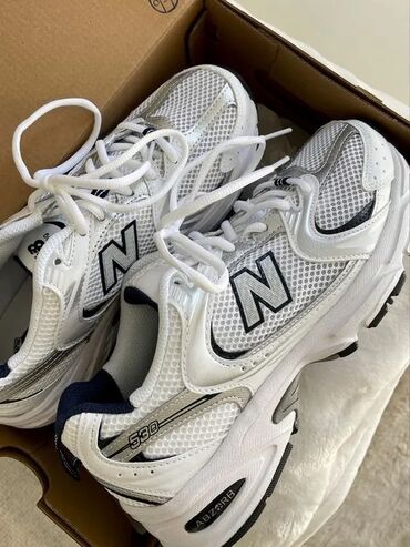 Krossovka ve ketlər: New Balance, Ölçü: 39, rəng - Ağ, Yeni