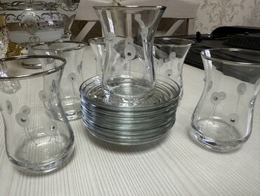 Çaydanlar və qəhvədanlar: Çay dəsti, Şüşə
