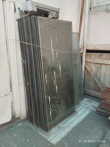 купить стеклянный стол: Стеклянные панели/листы - Материал: листовое стекло - Формат