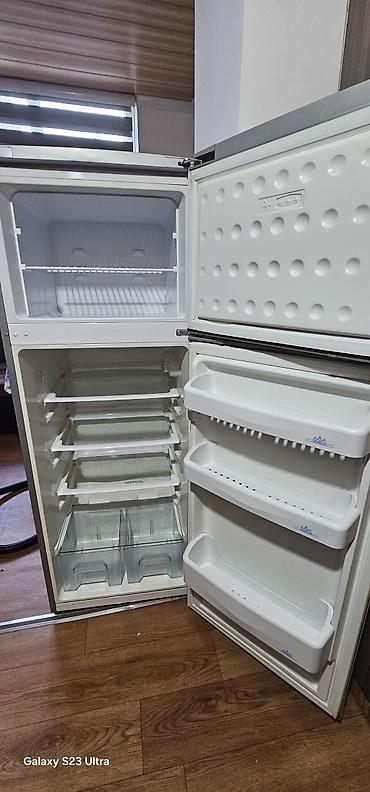 старые холодильник: Холодильник Beko, Б/у, Двухкамерный — 2