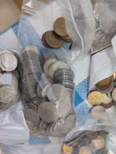 Sikkələr: Монеты СССР и разных стран. 20 гяп-.штука. Можно 1 кило. 10 азн. Всего — 5
