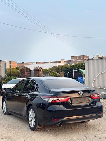 тайота в: Toyota Camry: 2021 г., Автомат, Гибрид, Седан — 4