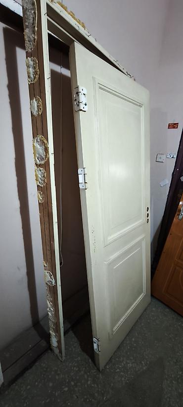door: Üstən çixma qapı
ramasi var
zamok yoxdu — 2