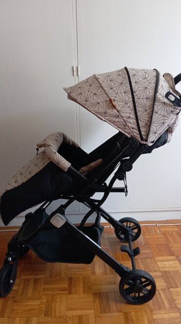 Kolica za bebe: Jungle kisobran kolica. Kao nova,par puta koriscena. Izuzetno — 9