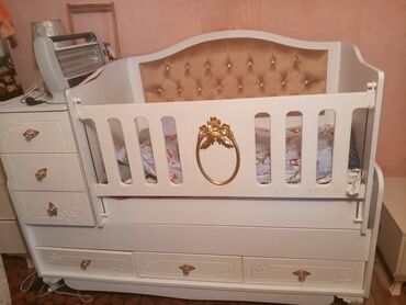 real qiz sekilleri: Oğlan və qız üçün, Beşik