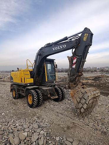 Экскаваторы: Экскаватор, Volvo, 2010 г., Колесный — 2