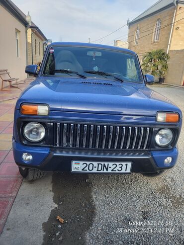 VAZ (LADA): VAZ (LADA) 4x4 Niva: 1.7 l | 2015 il 68150 km Sedan