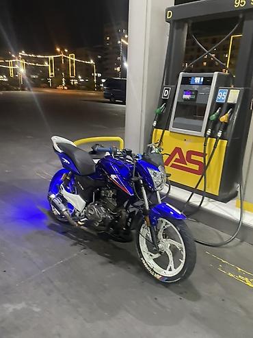 variator karopka nədir: Motosiklet – Naked tip, mavi/qara rəng sxemi, ağ disklər Texniki və — 1