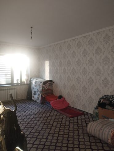 срочно продаётся 1 комнатная квартира в районе ошского рынка по улице молодая гвардия токтогула: Продаю 1 комнатную квартиру,ул Садырбаева -Баха,5 Этаж 48 КВ/м,Газовое