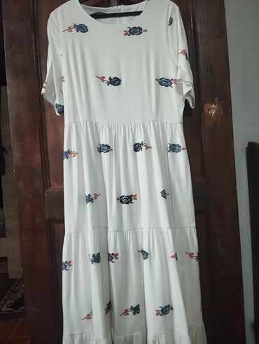 белое платья: Вечернее платье, Классическое, Длинная модель, Без рукавов, M (EU 38)