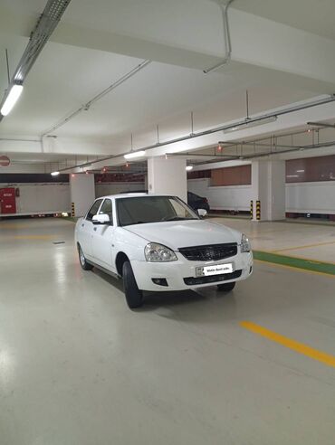 xacmazda ucuz avtomabiller: VAZ (LADA) Priora: 1.6 l | 2015 il 215000 km Sedan