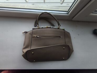 сумки через плечо женские на длинной ручке: Женская сумка-тоут, классическая форма. Характеристики: - Материал