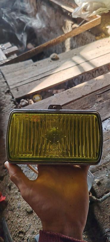 buxanka uaz: Retro Sarı şüşəli halogen duman/far işığı. Arxasında bir az pas var — 1