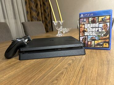 playstation 4 islenmis: PlayStation 4 Slim 500 GB
+ GTA 5 + 1 pult 
Əla Vəziyyətdə