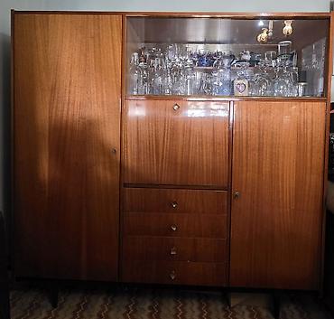 trpezarijske komode i vitrine: Vintage dnevni set – mid century 1960 vitrina sa kredencem, klub sto i — 9