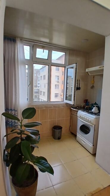 Köhnə tikili: Bakı, Yeni Günəşli Massiv A, 3 otaqlı, Köhnə tikili, m. Xalqlar Dostluğu, 90 kv. m — 5