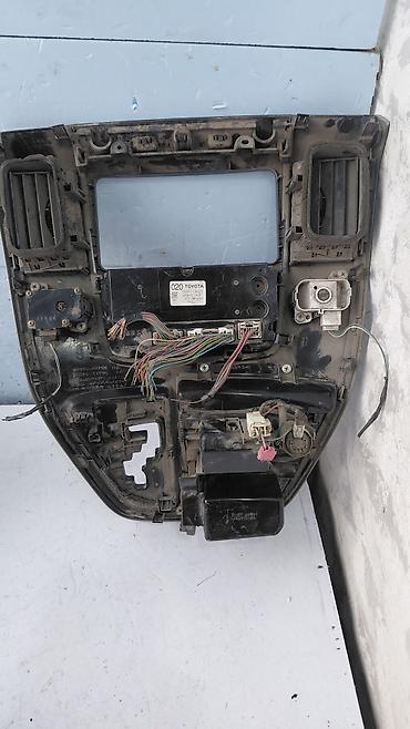 smart open: Сenter console Toyota 2004 г., Б/у, Оригинал, Япония — 3