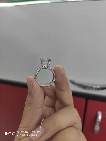 шикарное обручальное кольцо: Серебро 925 пробы дизайн Италия Размеры имеются Камни циркони по