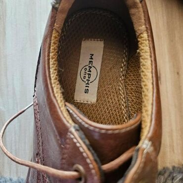 Women's Sneakers and athletic shoes: 40 — 5