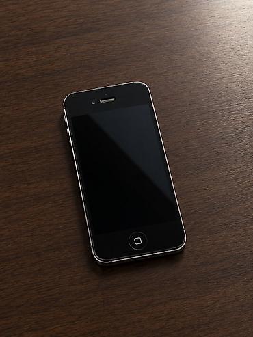 IPhone 4, Qara