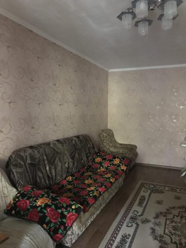 2 ком квартира в бишкеке: 2 комнаты, Собственник, Без подселения, С мебелью частично