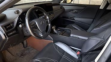 Lexus: Lexus ES: 2023 г., 2.5 л, Вариатор, Гибрид, Седан — 2