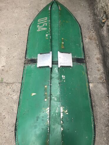 цена скутер водный: Лодка дюралевая 
Состояние отличное 
Размер 220х87