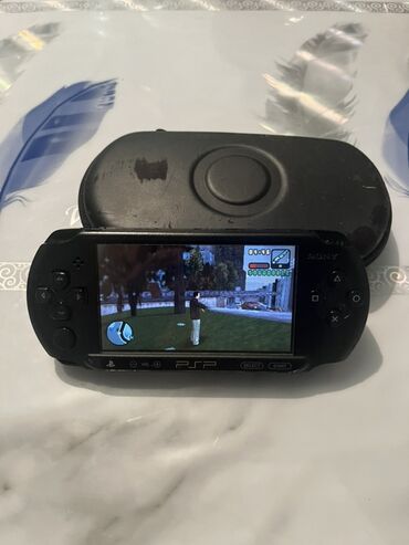 соник 3: Портативная игровая консоль Sony PSP в черном цвете с широким экраном