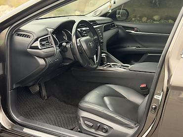 Продажа авто: Toyota Camry: 2017 г., Автомат, Гибрид, Седан — 9